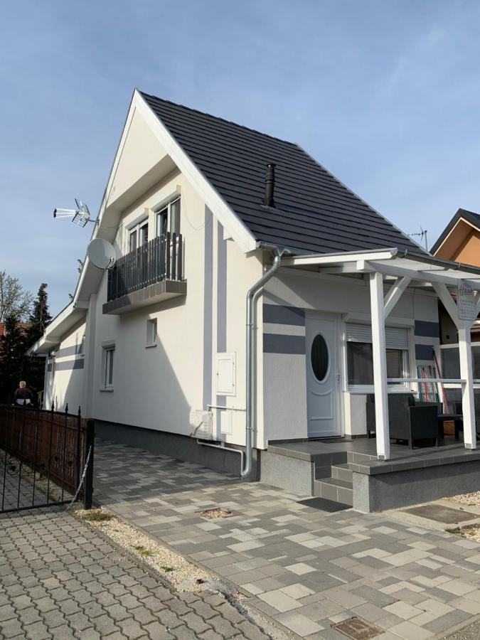 Rita Apartmanhaz บุค ภายนอก รูปภาพ